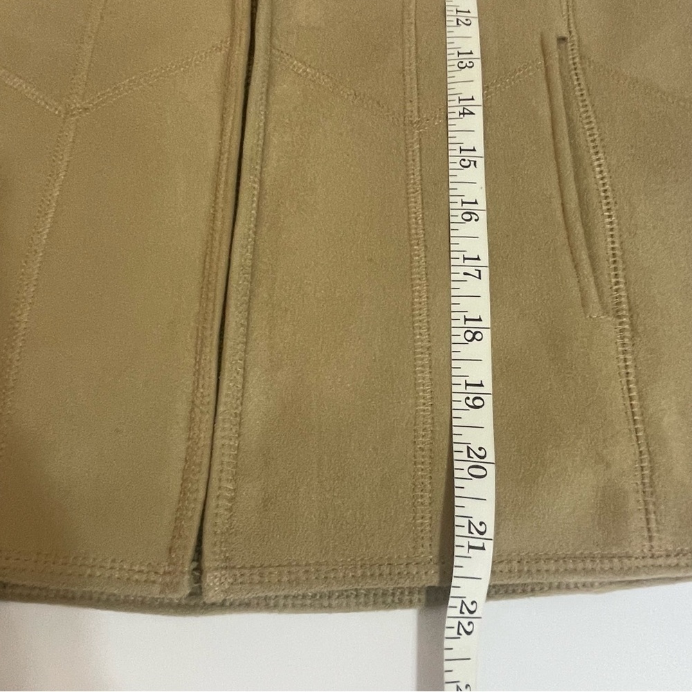 Outback Trading Company Women's Tan Microsuede Vest Size Small - Picture 8 of 8